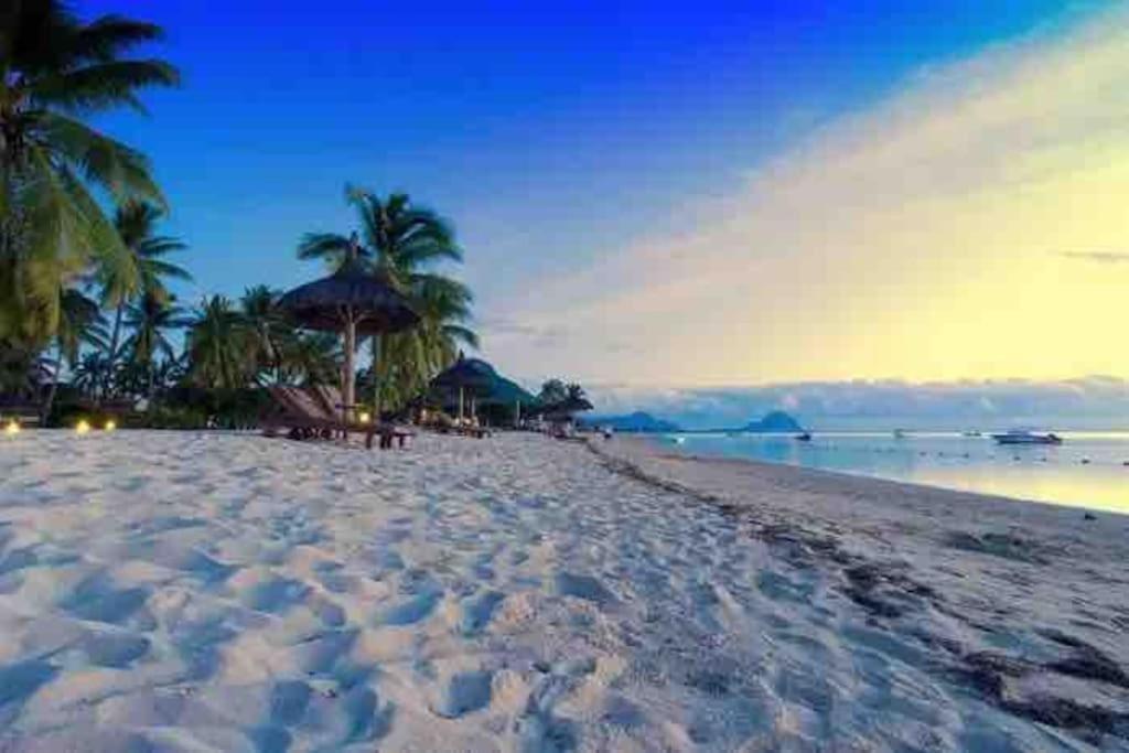 Modern Flat In Flic En Flac-Walk To The Beach Ngoại thất bức ảnh