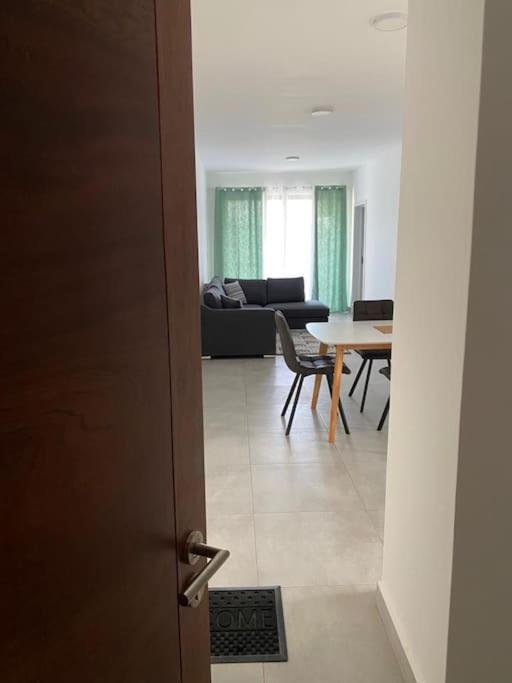 Modern Flat In Flic En Flac-Walk To The Beach Ngoại thất bức ảnh