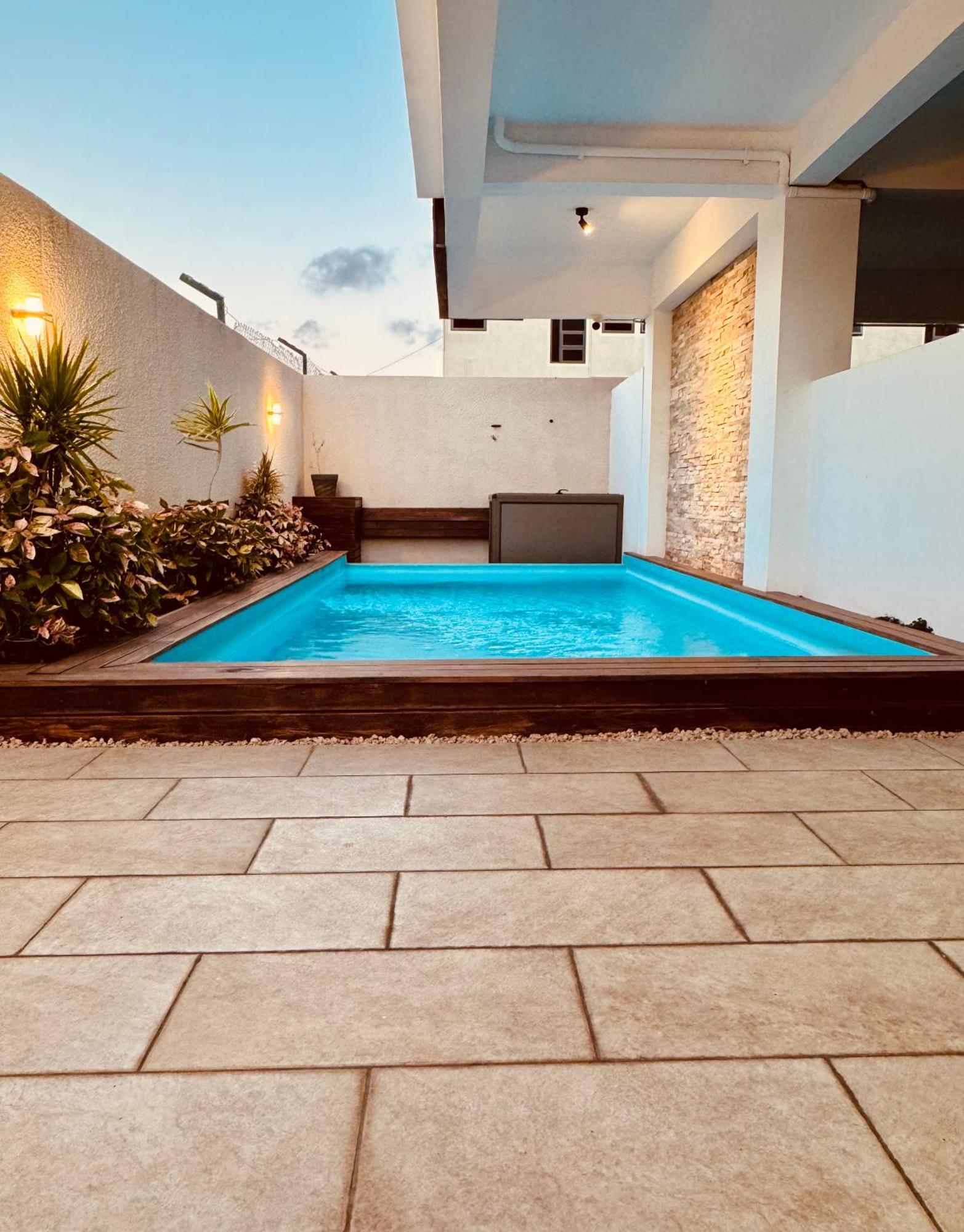 Modern Flat In Flic En Flac-Walk To The Beach Ngoại thất bức ảnh