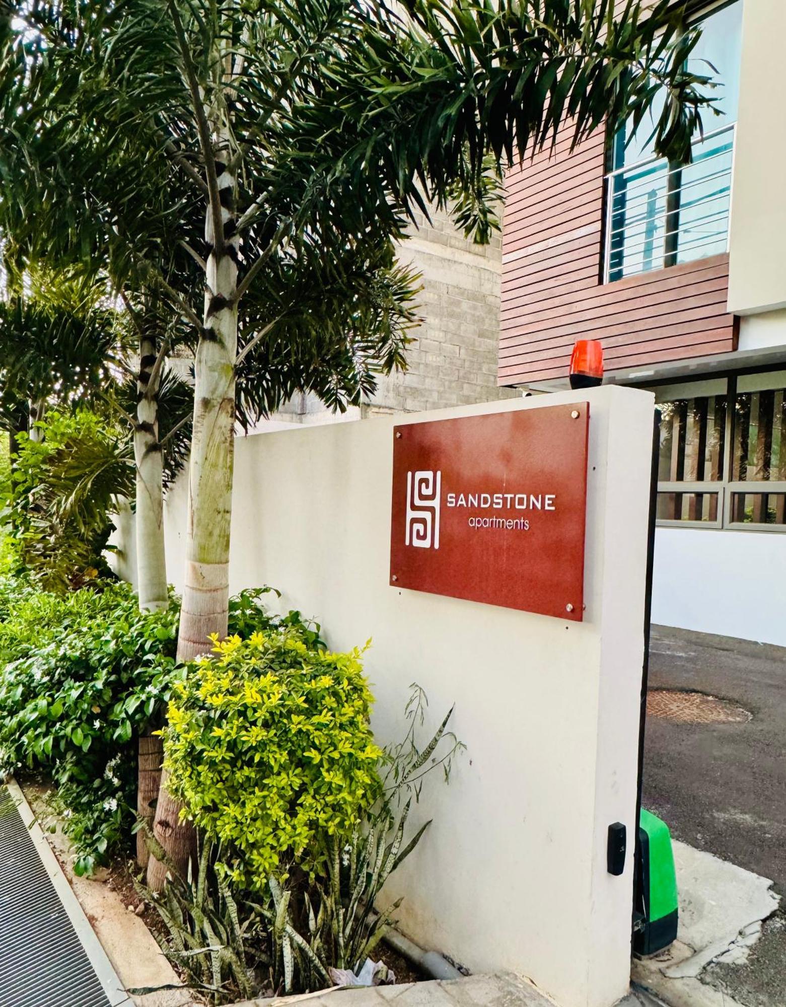 Modern Flat In Flic En Flac-Walk To The Beach Ngoại thất bức ảnh